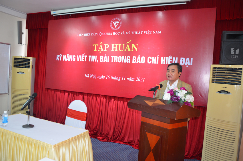 PCT LHHVN Phạm Quang Thao phát biểu khai mạc tại buổi tập huấn