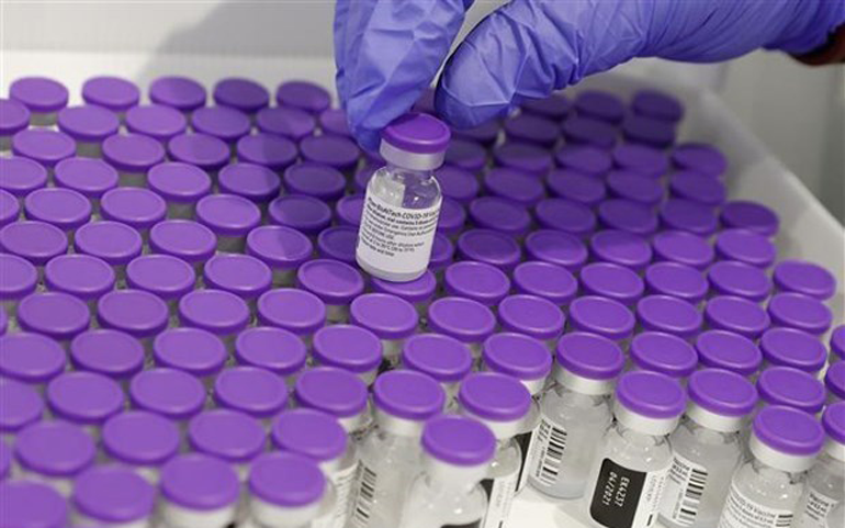 Vắc xin ngừa COVID-19 của Pfizer/BioNTech. Ảnh: AFP/TTXVN