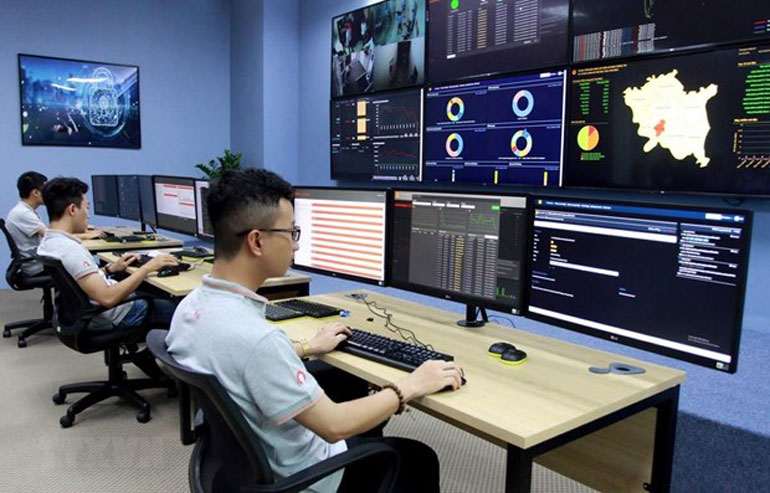 Quang cảnh Trung tâm điều hành an ninh mạng SOC tỉnh Thái Bình. Ảnh: TTXVN
