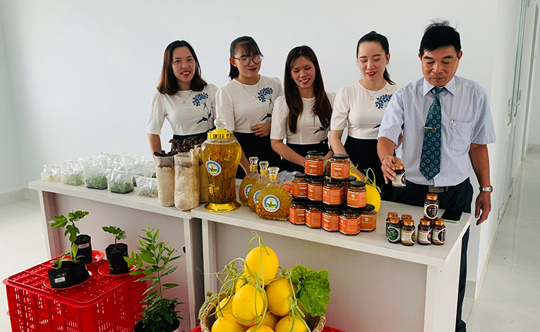 Các sản phẩm của Ban Quản lý khu nông nghiệp công nghệ cao Phú Yên cần mở rộng thị trường tiêu thụ. Ảnh: LỆ VĂN