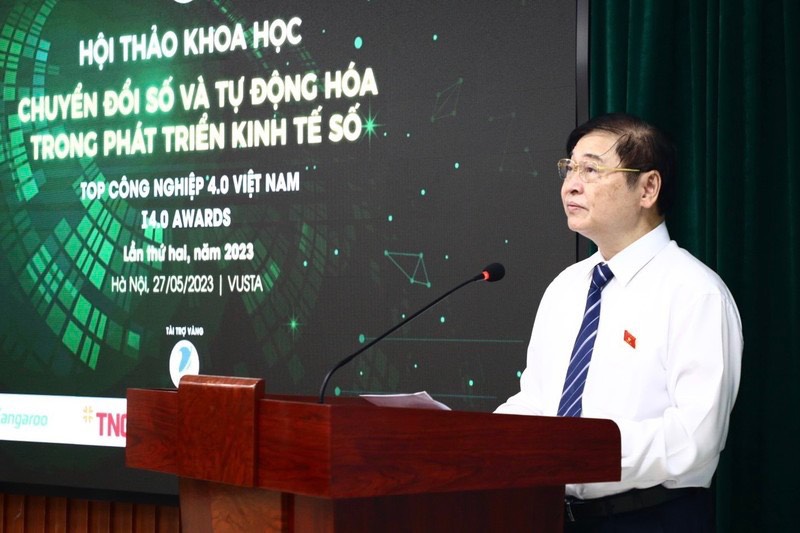 Chủ tịch LHHVN TSKH Phan Xuân Dũng phát biểu tại hội thảo