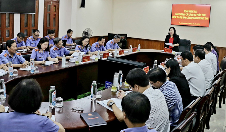 Đồng chí Cao Thị Hòa An, Phó Bí thư thường trực Tỉnh ủy, Chủ tịch HĐND tỉnh, Trưởng ban Chỉ đạo cải cách tư pháp tỉnh phát biểu chỉ đạo tại buổi làm việc về công tác lãnh đạo, chỉ đạo th