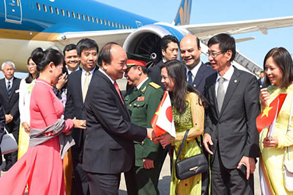 Thủ tướng Nguyễn Xuân Phúc và phu nhân cùng đoàn đại biểu cấp cao Việt Nam bắt đầu chuyến thăm chính thức Nhật Bản và tham dự Hội nghị Tương lai châu Á lần thứ 23 - Ảnh: VGP