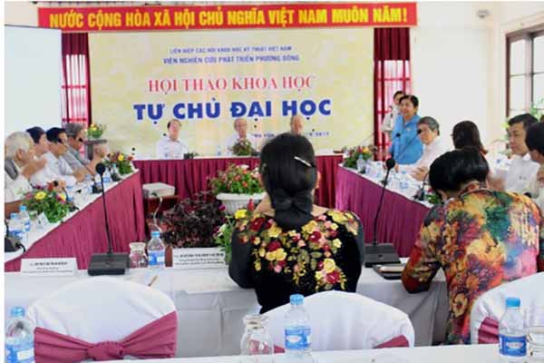Ông Phạm Văn Tân, - PCT kiêm TTK LHHVN, phát biểu tại Hội thảo