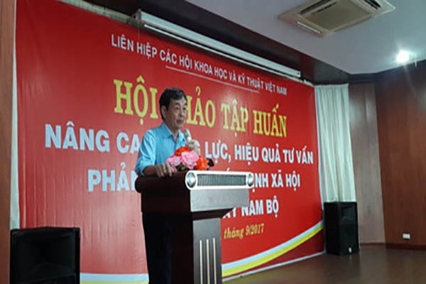 TS. Phan Tùng Mậu phát biểu khai mạc tại Hội thảo