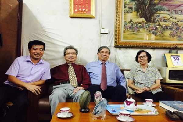 Chủ tịch Đặng Vũ Minh thăm, tặng quà PGS.TS. Nguyễn Khắc Vinh