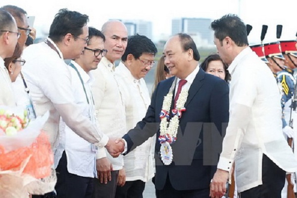 Lễ đón Thủ tướng Nguyễn Xuân Phúc tại Sân bay Quốc tế Clark, Pampanga, thủ đô Manila - Ảnh: TTXVN