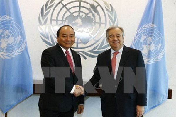 Thủ tướng Nguyễn Xuân Phúc gặp Tổng Thư ký Liên Hợp Quốc Antonio Guterres - Ảnh: TTXVN