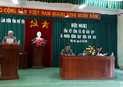 Ông Trần Văn Thu báo cáo tổng kết tại Hội nghị