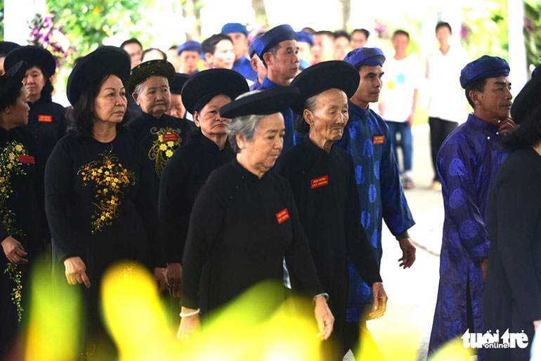 Dòng người vào viếng cố Thủ tướng Phan Văn Khải - Ảnh: TTO