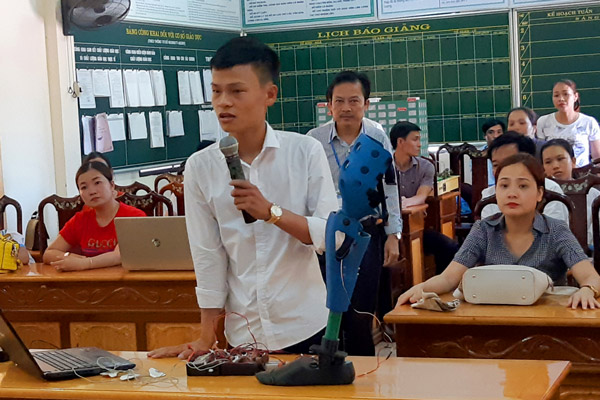 Công trình “Chân rô-bốt hỗ trợ người khuyết tật” của em Nguyễn Nhật Lâm được Hội đồng Giám khảo đánh giá cao tại Vòng chung kết Cuộc thi cấp tỉnh lần thứ 9 tỉnh Hà Tĩnh