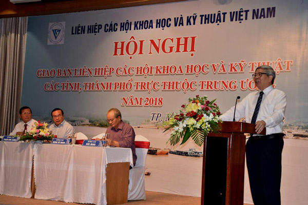 GS. TSKH Đặng Vũ Minh phát biểu khai mạc Hội nghị giao ban