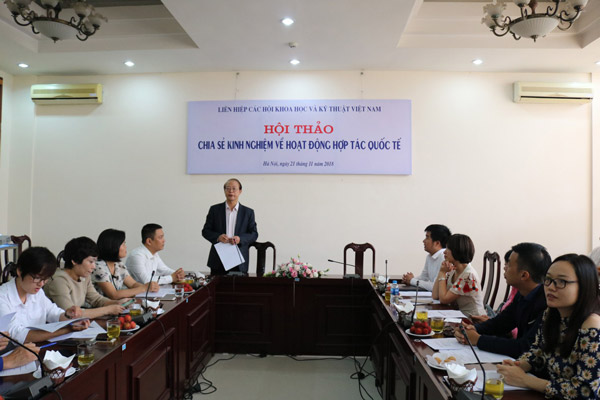 TS Phạm Văn Tân phát biểu tại hội thảo
