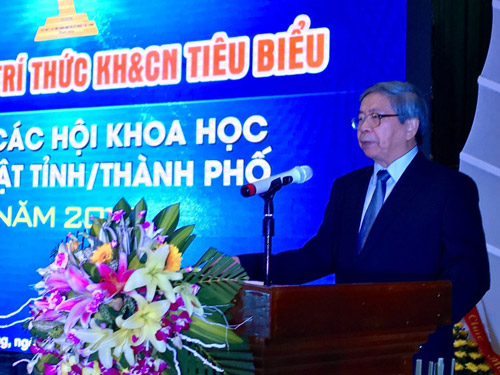 GS-TSKH Đặng Vũ Minh- Chủ tịch Liên hiệp Hội Việt Nam phát biểu tại Lễ tôn vinh khen thưởng trí thức KH&CN tiêu tại Hải Phòng tháng 8/2017