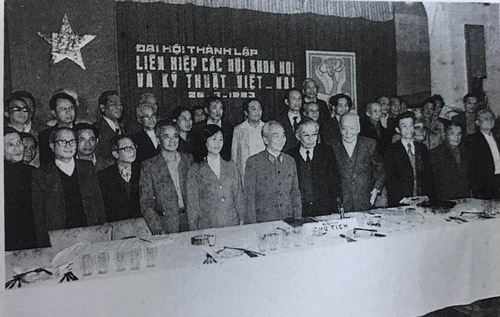 Cố Đại Tướng Võ Nguyên Giáp dự lễ thành lập Liên hiệp các Hội Khoa học và Kỹ Thuật Việt Nam ngày 26/3/1983