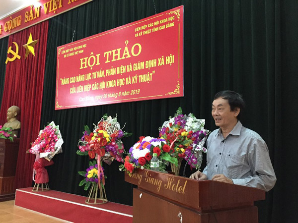 TS Phan Tùng Mậu PCT LHHVN phát biểu tại Hội thảo