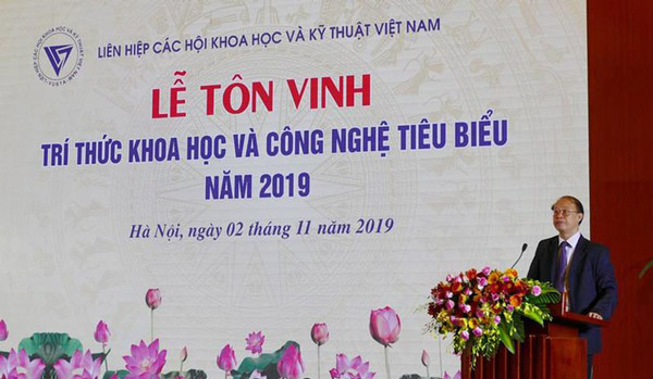 TS Phạm Văn Tân – Phó chủ tịch kiêm Tổng thư ký Liên hiệp Hội Việt Nam