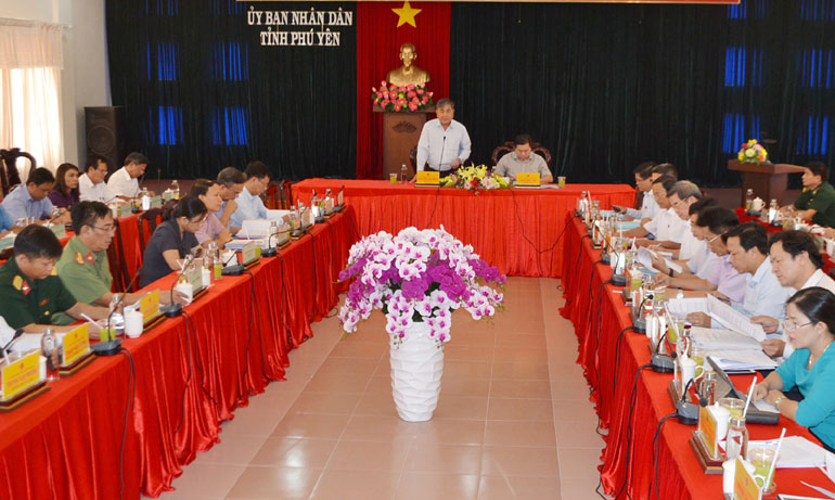 Phó Chủ tịch thường trực UBND tỉnh Nguyễn Chí Hiến phát biểu kết luận tại hội nghị. Ảnh: ANH NGỌC