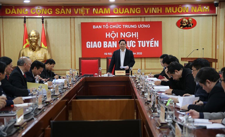 Đồng chí Phạm Minh Chính, Ủy viên Bộ Chính trị, Bí thư Trung ương Đảng, Trưởng Ban Tổ chức Trung ương phát biểu tại hội nghị.