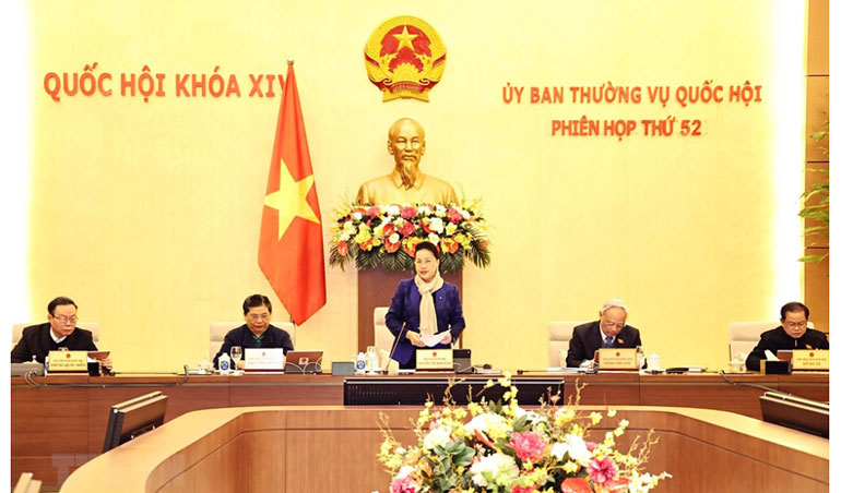 Chủ tịch Quốc hội Nguyễn Thị Kim Ngân chủ trì và phát biểu khai mạc phiên họp. Ảnh: TTXVN