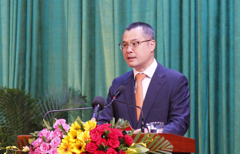Bí thư Tỉnh ủy Phạm Đại Dương phát biểu tại lễ mít tinh kỷ niệm - Ảnh: TRẦN QUỚI
