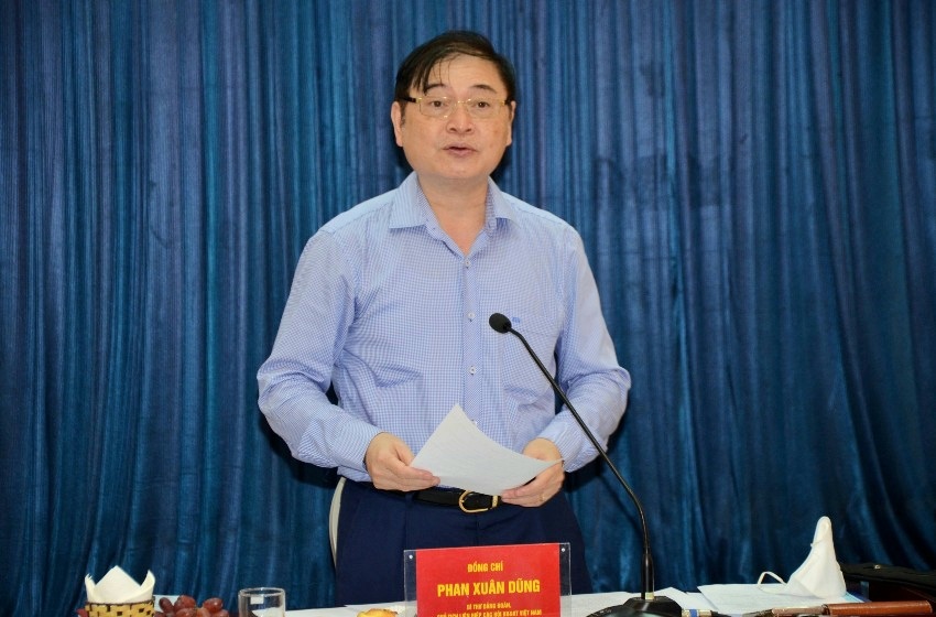 TSKH Phan Xuân Dũng – Chủ tịch Liên hiệp Hội Việt Nam phát biểu khai mạc