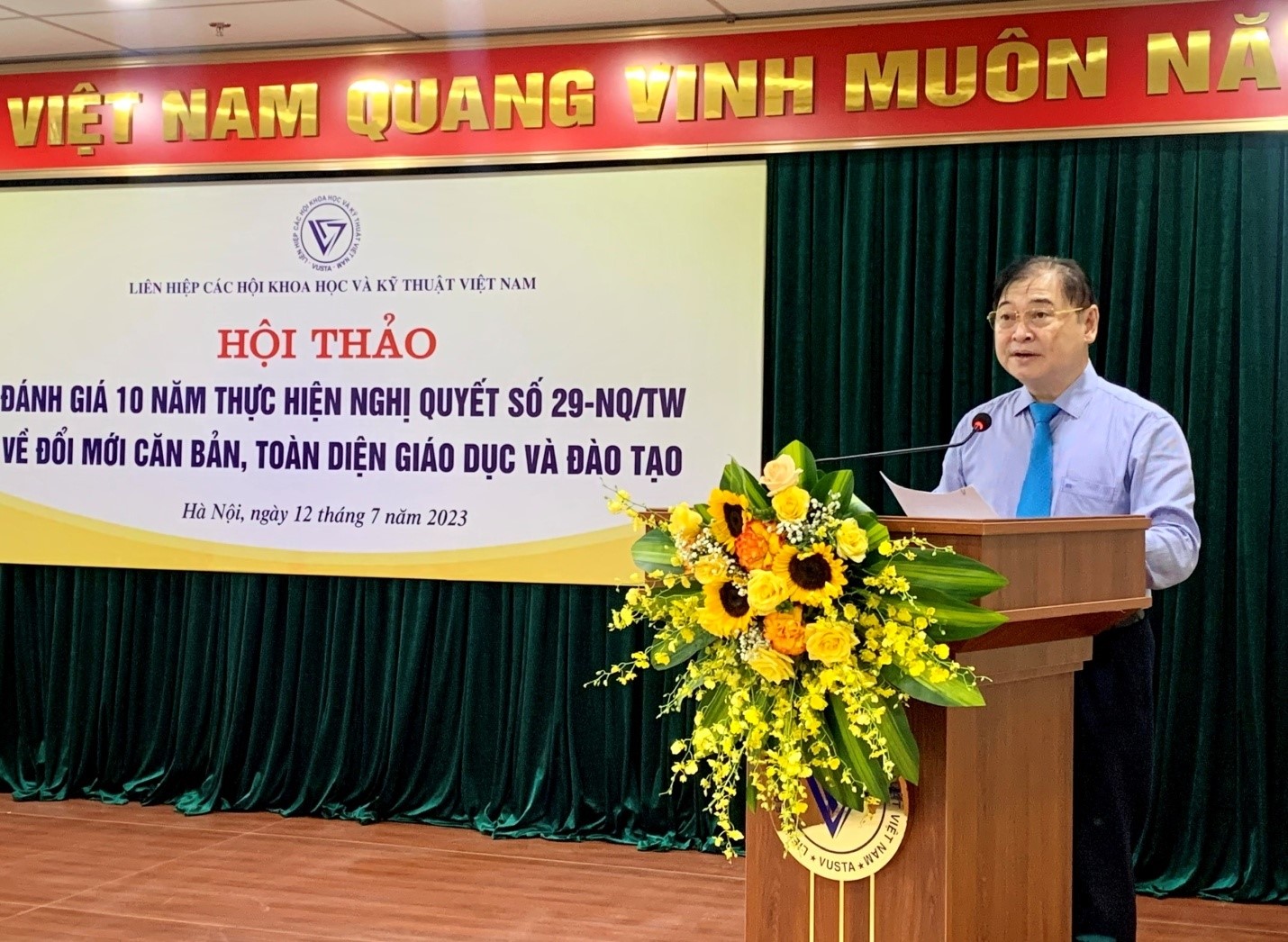 Chủ tịch Liên hiệp Hội Việt Nam - Phan Xuân Dũng phát biểu khai mạc hội thảo