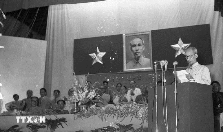 Chủ tịch Hồ Chí Minh phát biểu tại phiên khai mạc Đại hội Mặt trận Dân tộc thống nhất toàn quốc, ngày 5/9/1955. Ảnh: TTXVN