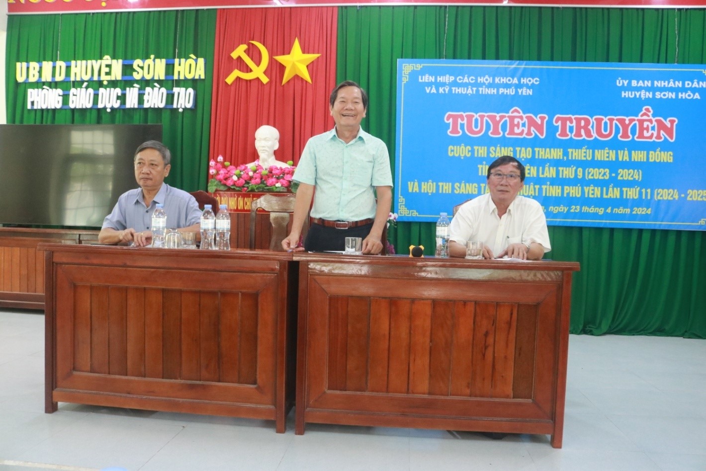 Ông Nguyễn Văn Khoa, Chủ tịch Liên hiệp Hội Phú Yên, Trưởng ban Tổ chức Cuộc thi lần thứ 9 và Hội thi lần thứ 11 phát biểu