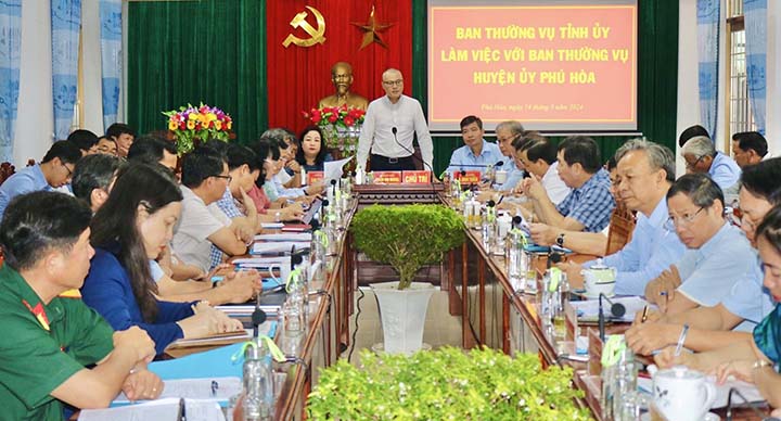 Tạo sức mạnh nội sinh đưa huyện Phú Hòa phát triển