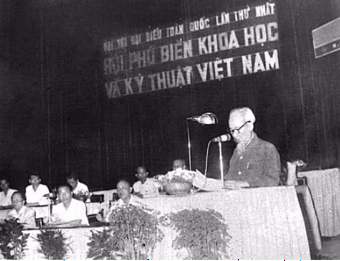Chủ tịch Hồ Chí Minh phát biểu tại Đại hội đại biểu toàn quốc lần thứ I Hội Phổ biến khoa học, kỹ thuật Việt Nam ngày 18/5/1963. Ảnh tư liệu: most.gov.vn.