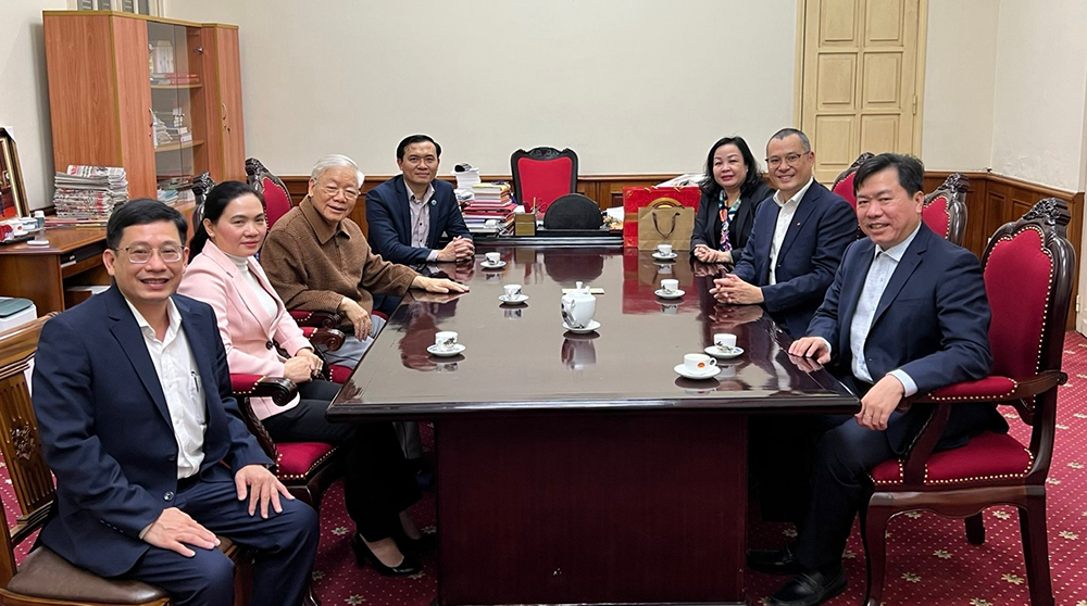 Tổng Bí thư Nguyễn Phú Trọng gặp mặt, động viên lãnh đạo tỉnh Phú Yên. Ảnh chụp tại phòng làm việc của Tổng Bí thư vào tháng 1/2022. Ảnh: CTV