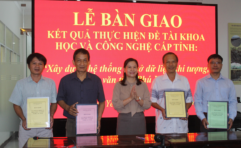 Bàn giao kết quả đề tài khoa học, công nghệ cho các đơn vị