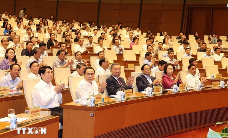 Tổng Bí thư, Chủ tịch nước Tô Lâm cùng các lãnh đạo, nguyên lãnh đạo Đảng, Nhà nước và các đại biểu dự Hội nghị toàn quốc. Ảnh: TTXVN